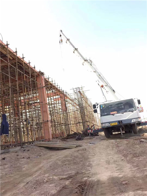 铜梁区吊车作业的安全注意事项有哪些？