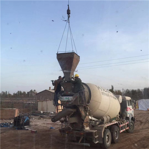 铜梁区“精准瞄准”—— 吊车的 “定位导航” 技术